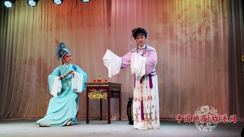 1652951405927765.jpg 男女合演施树张 丰美珍盘妻赏月.jpg